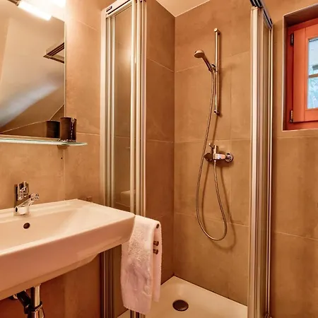 Luna لا تزوماز